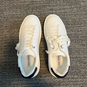 Brand new Steve Madden sneakers